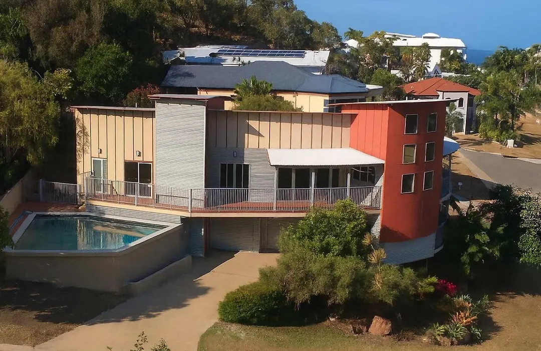 Castle Hill Townsville, Pool House With Ocean Views-1