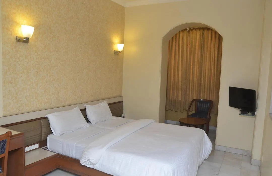 Hotel Ashray International, Sion - Near Bkc-1