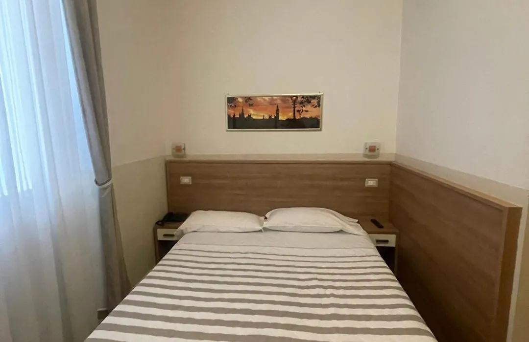 Hotel Montecarlo-1