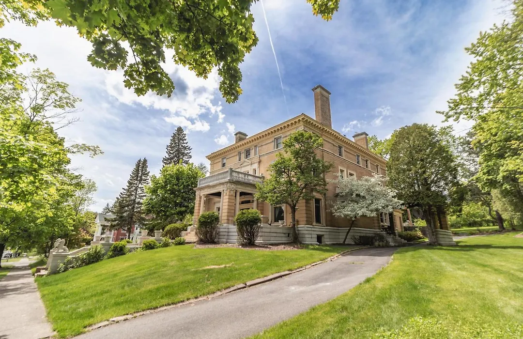 Historic Cotton Mansion By Heirloom Boutique Collection-1