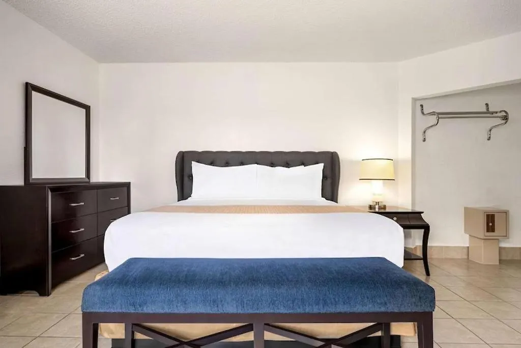 Travelsuites Inn-1