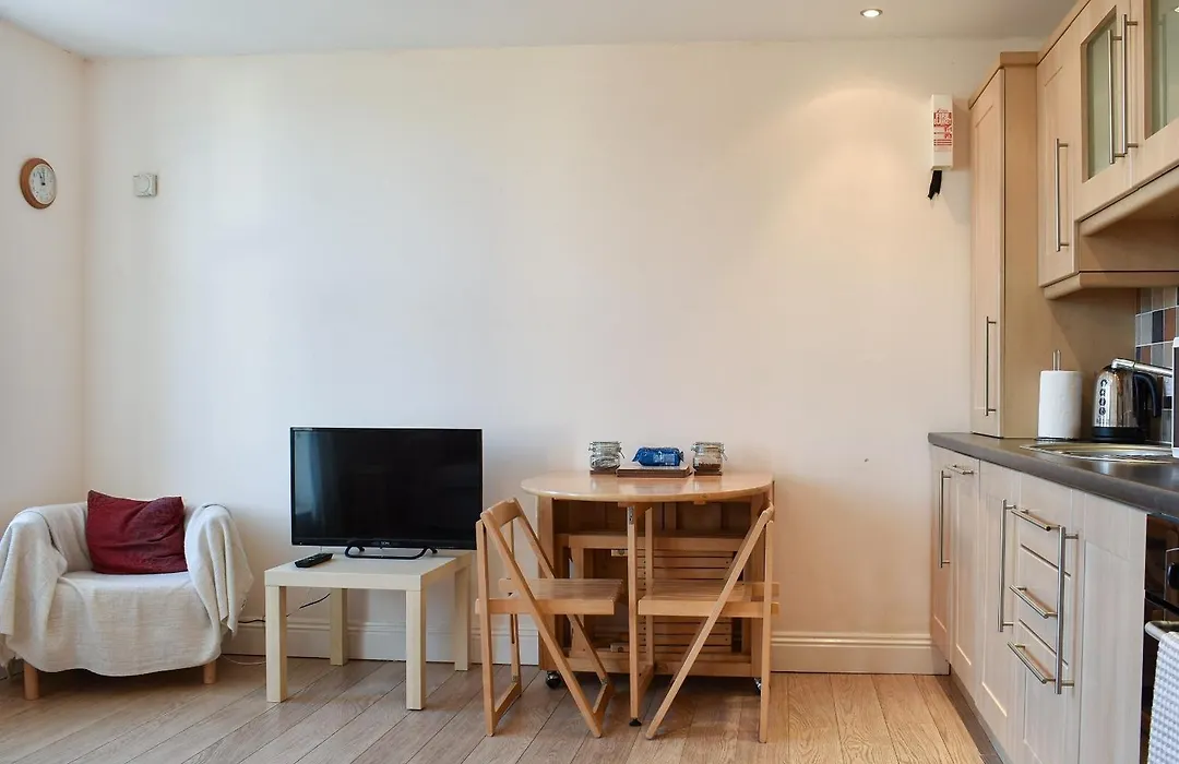 Pinecliffe Avenue-1