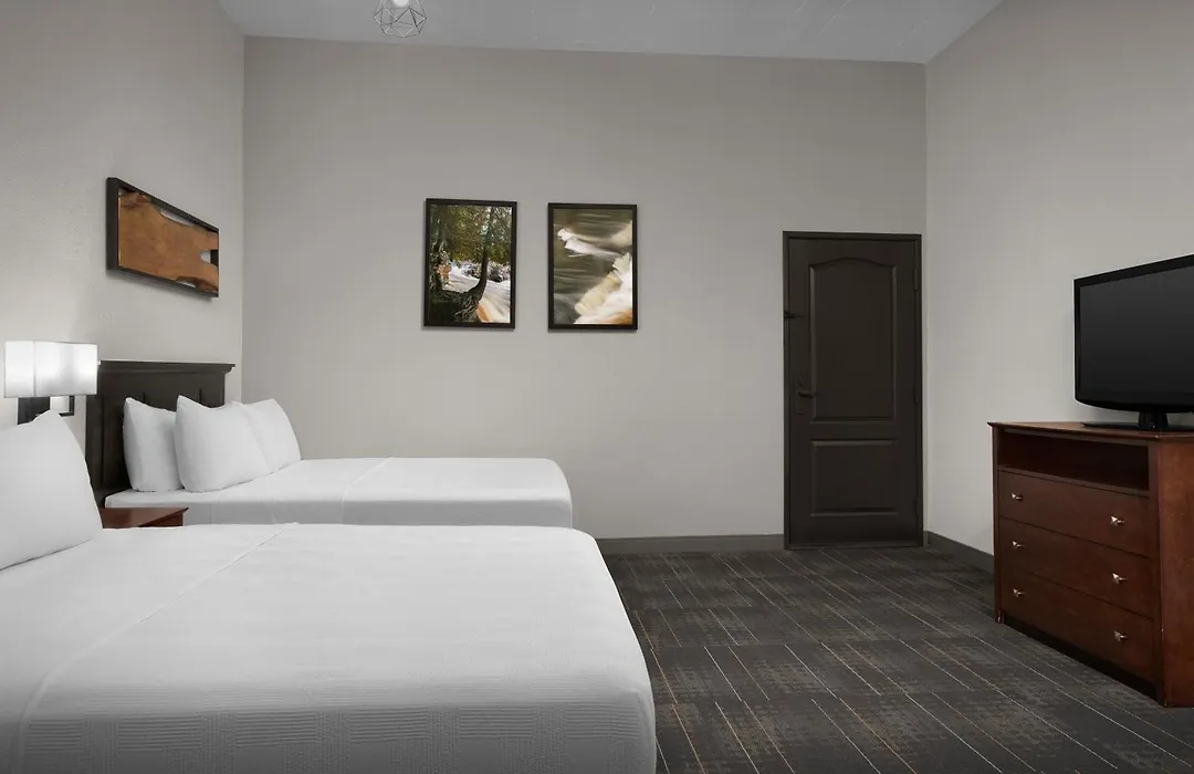 The Suites Hotel At Waterfront Plaza-1