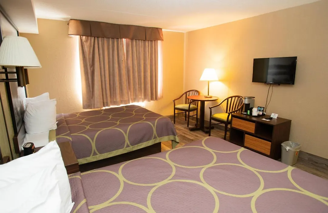 Super 8 By Wyndham Mississauga-1