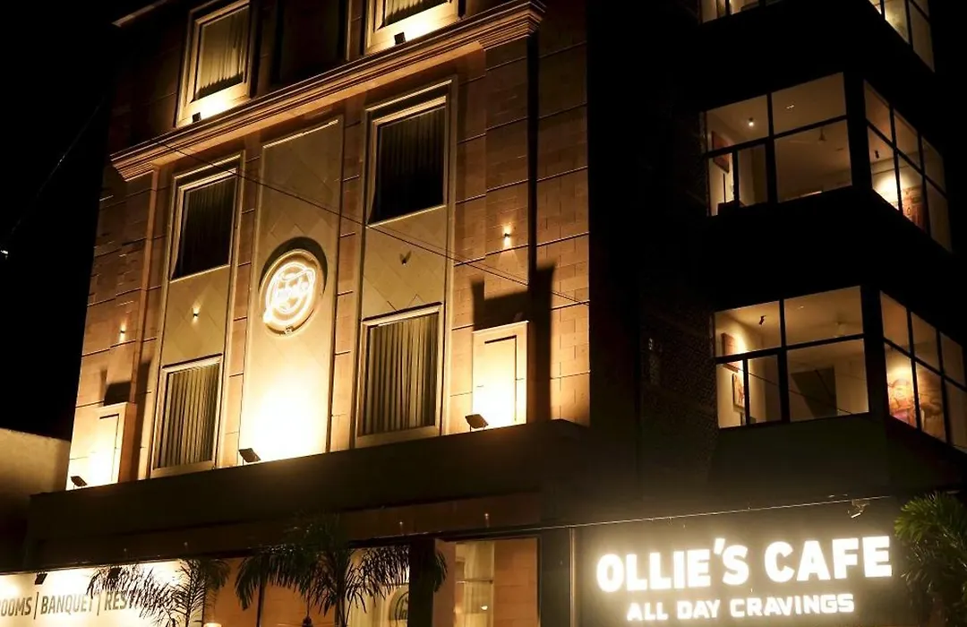 Labels Hotel-1