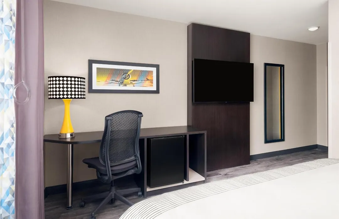 Glo Best Western Bronx Nyc-1
