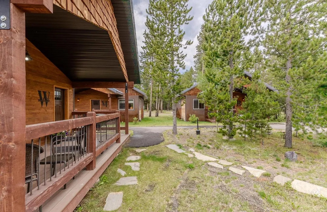 Whiskey Springs Cabin-1