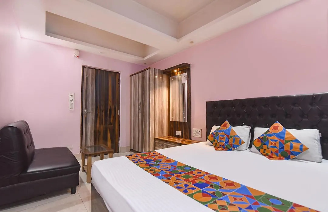 Fabhotel Deep-1
