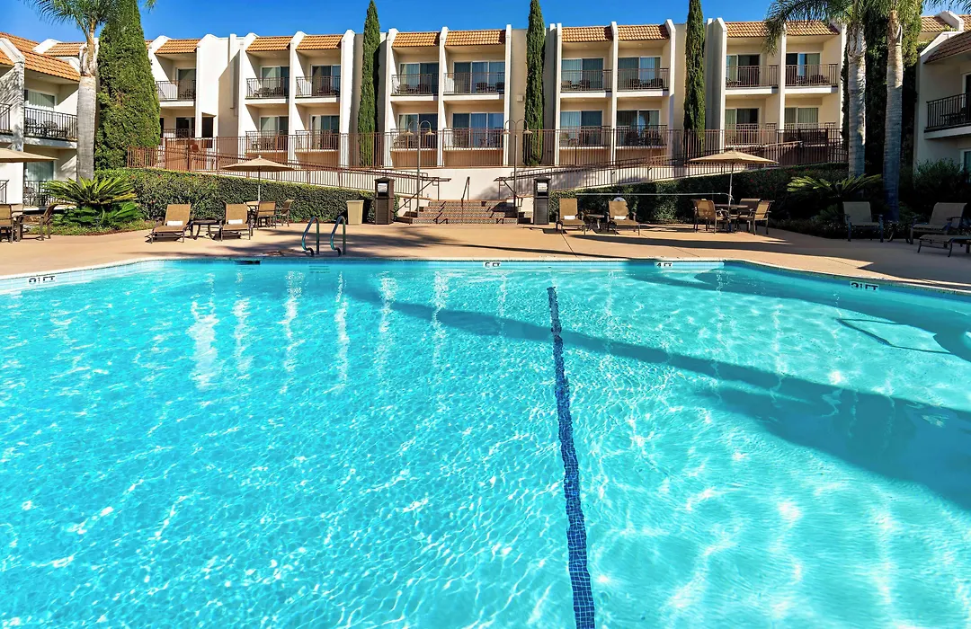 Best Western Plus Royal Oak Hotel-1