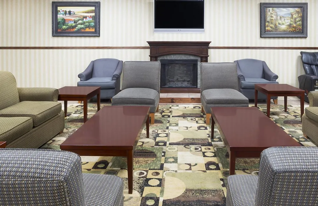 Days Inn By Wyndham Columbus-North Fort Moore-1