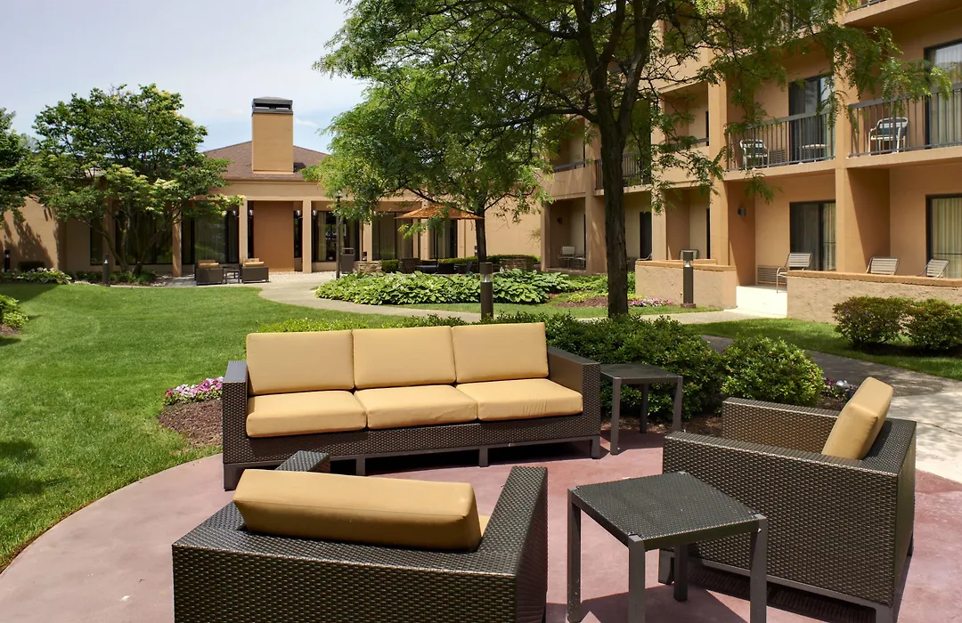 Courtyard Detroit Metro Airport Romulus-1