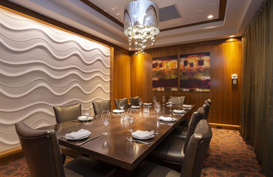 Best Western Premier Chateau Granville Hotel & Suites & Conference Centre-1