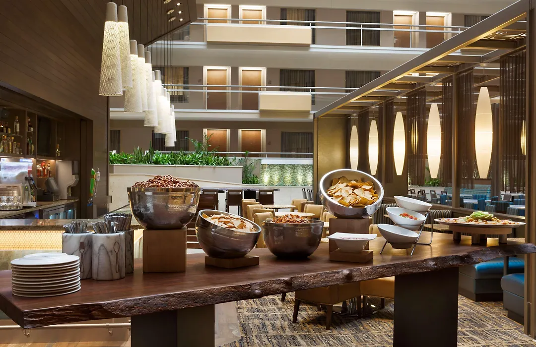 Embassy Suites San Antonio Airport-1