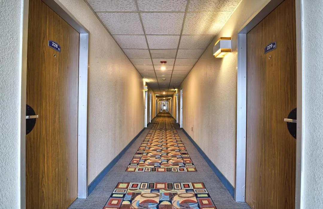 Howard Johnson By Wyndham Bangor-1