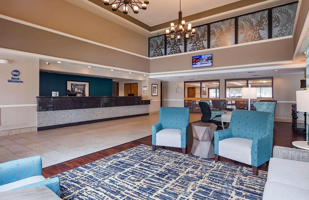 Best Western East Towne Suites-1