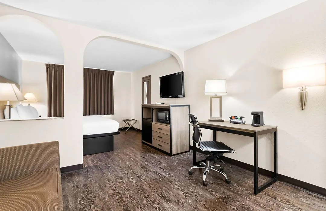 Surestay Hotel By Best Western Albuquerque Midtown-1