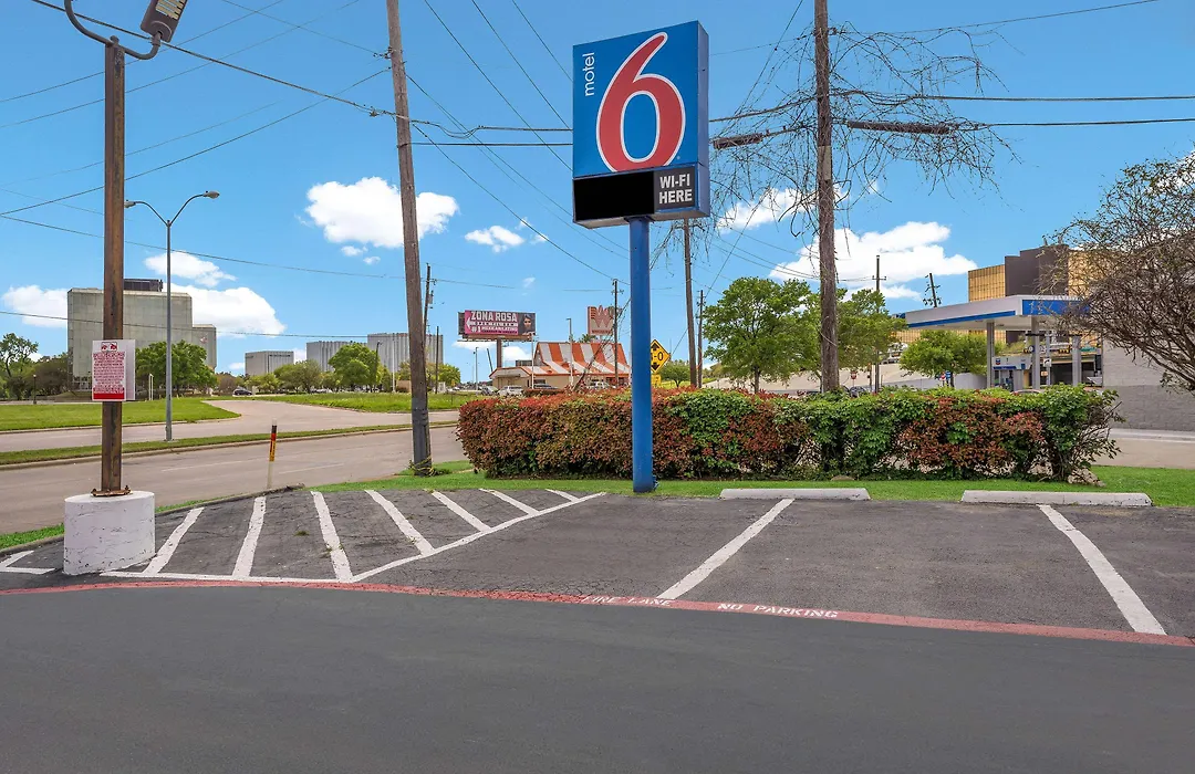 Motel 6-Dallas, Tx - Market Center-1