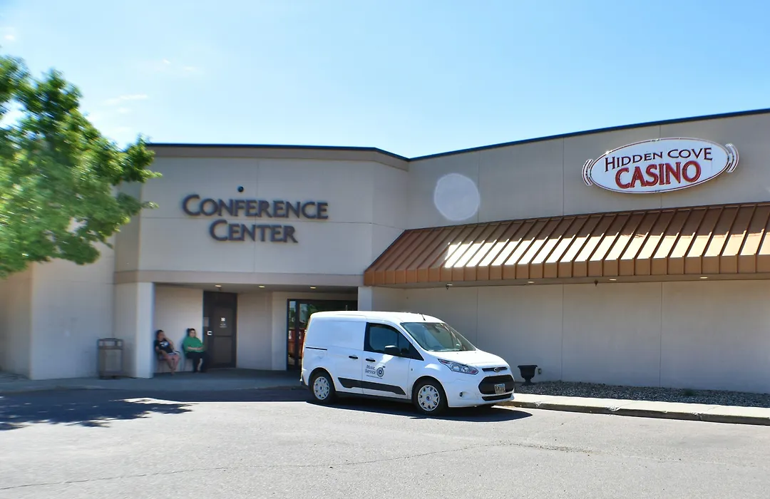 Ramada By Wyndham Sioux Falls Airport - Waterpark Resort & Event Center-1
