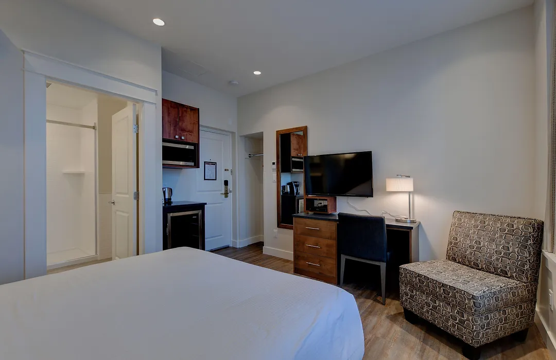 Strathcona Hotel-1