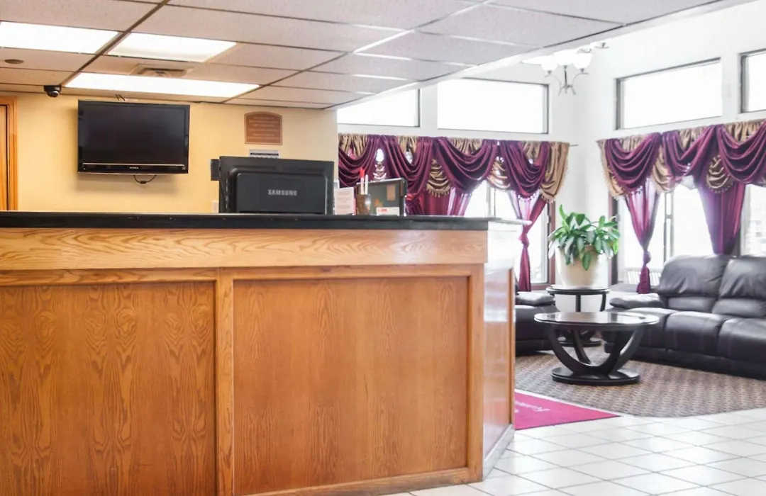 Econo Lodge Kansas City Downtown North-1