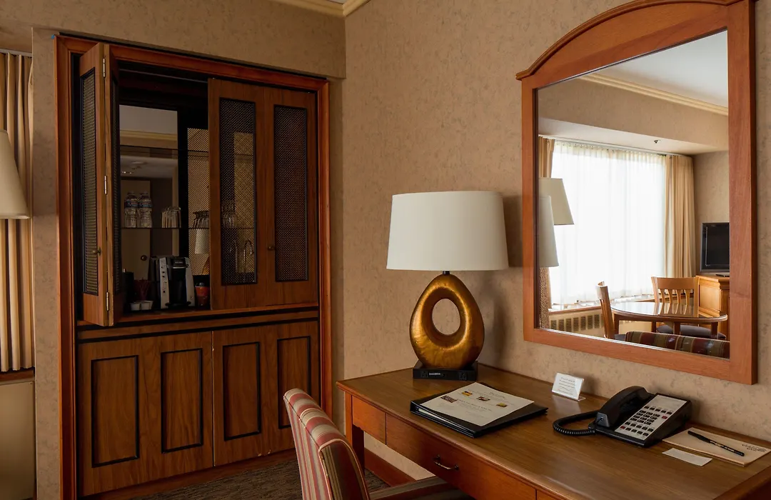 The Hotel Captain Cook-1