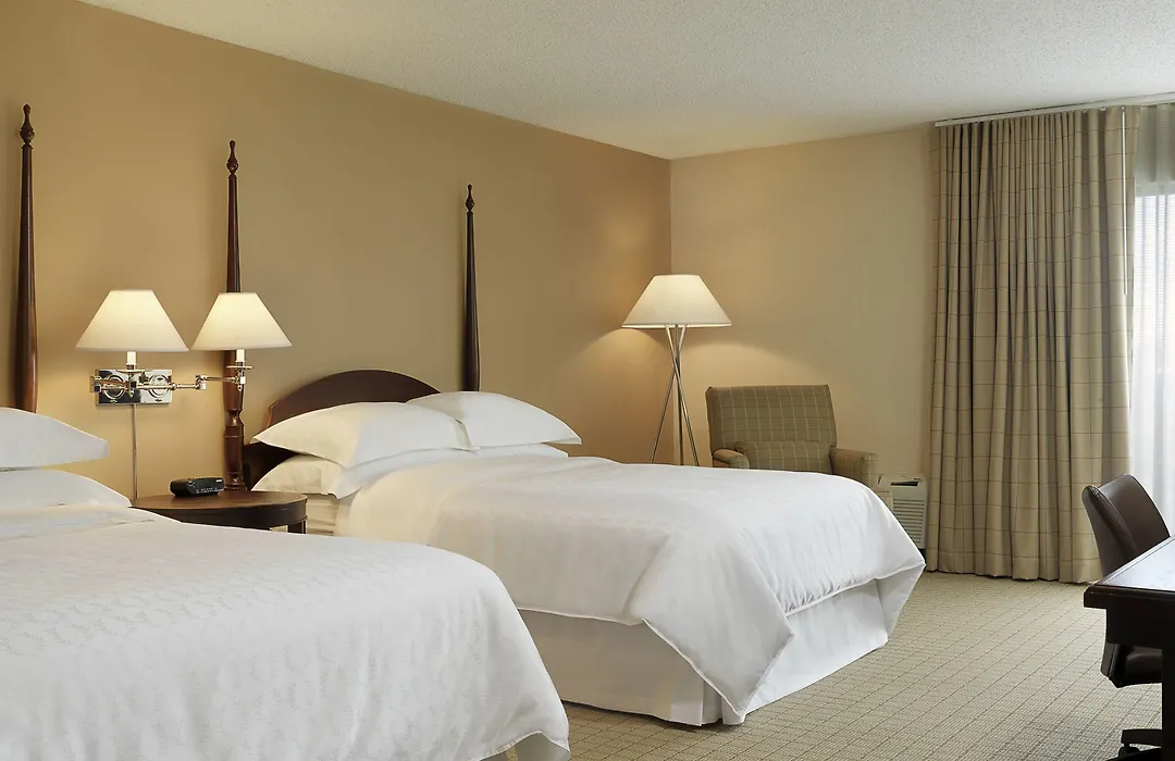 Sheraton Westport Lakeside Chalet-1