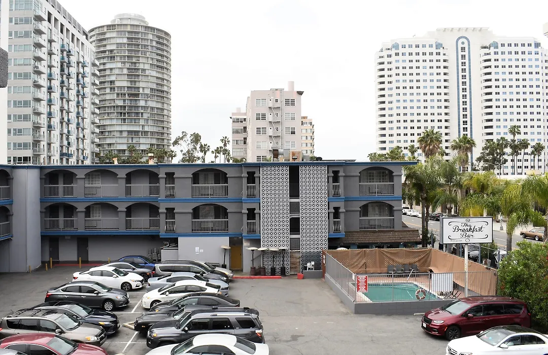 Travelodge By Wyndham Long Beach Convention Center-1