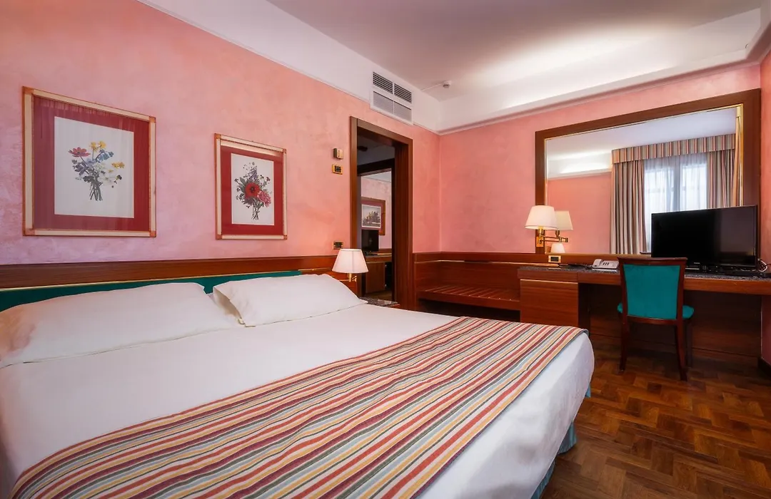 Hotel Crivi'S-1