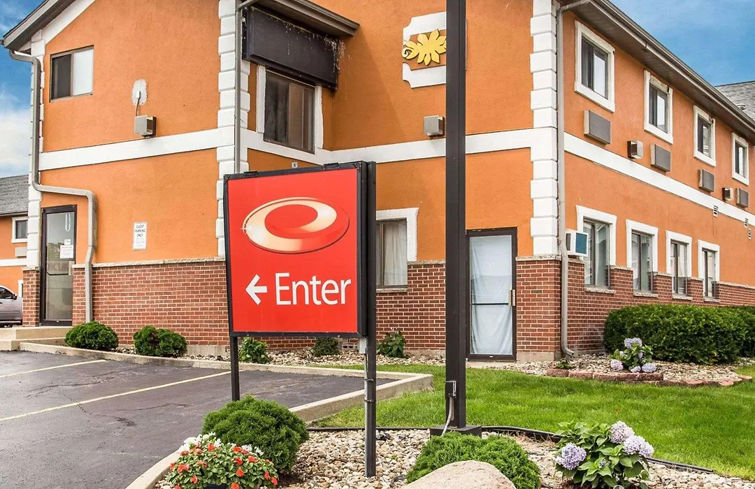 Econo Lodge Cedar Rapids South-1