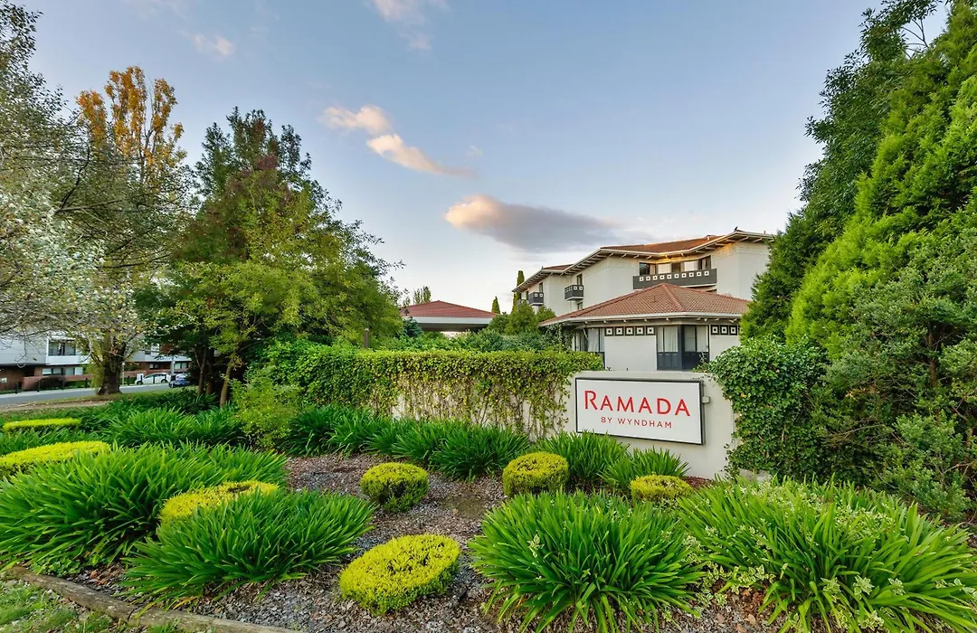 Ramada By Wyndham Diplomat Canberra-1