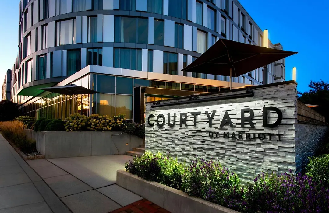 Courtyard By Marriott Philadelphia South At The Navy Yard-1