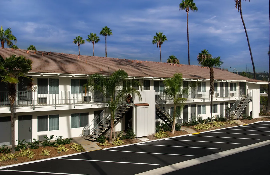 Hotel Iris - Mission Valley-San Diego Zoo-Seaworld-1