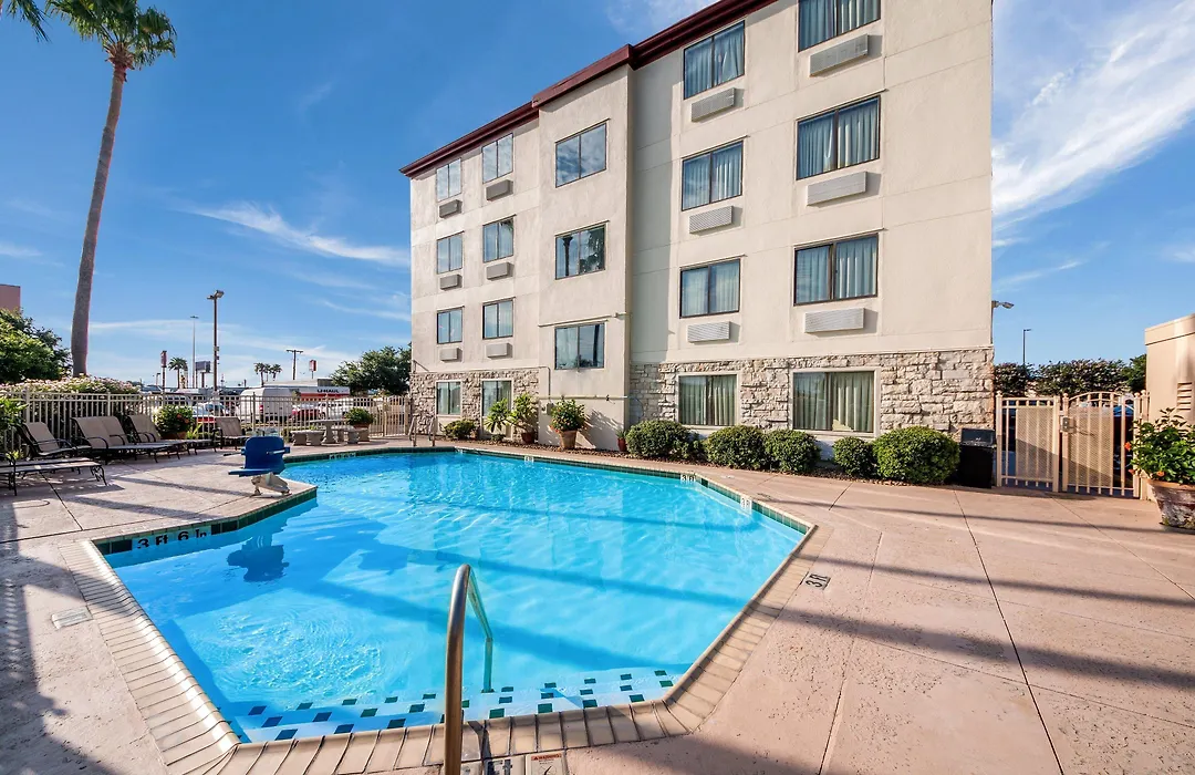 Red Roof Inn Laredo-1