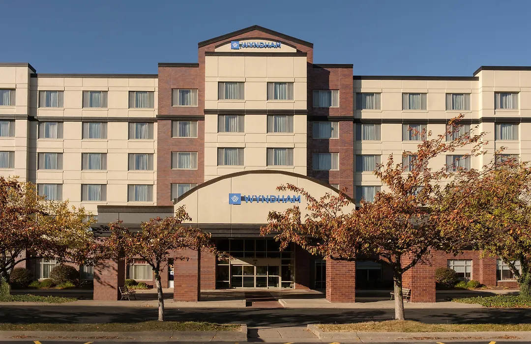 Wyndham Moline On John Deere Commons-1