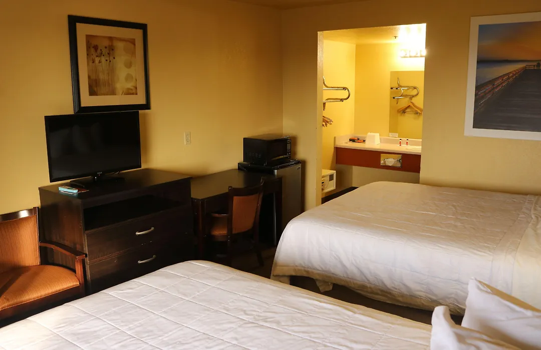 Days Inn By Wyndham Fresno South-1