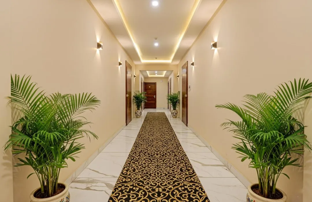 Fabhotel Dak Plaza-1