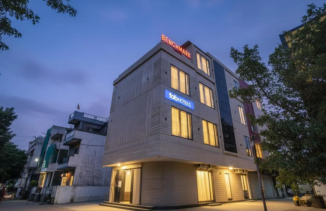 Fabhotel Benchmark-1