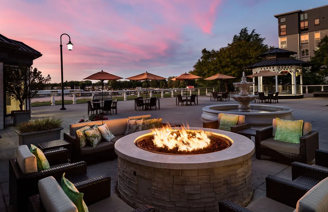 Courtyard By Marriott Portland North-1