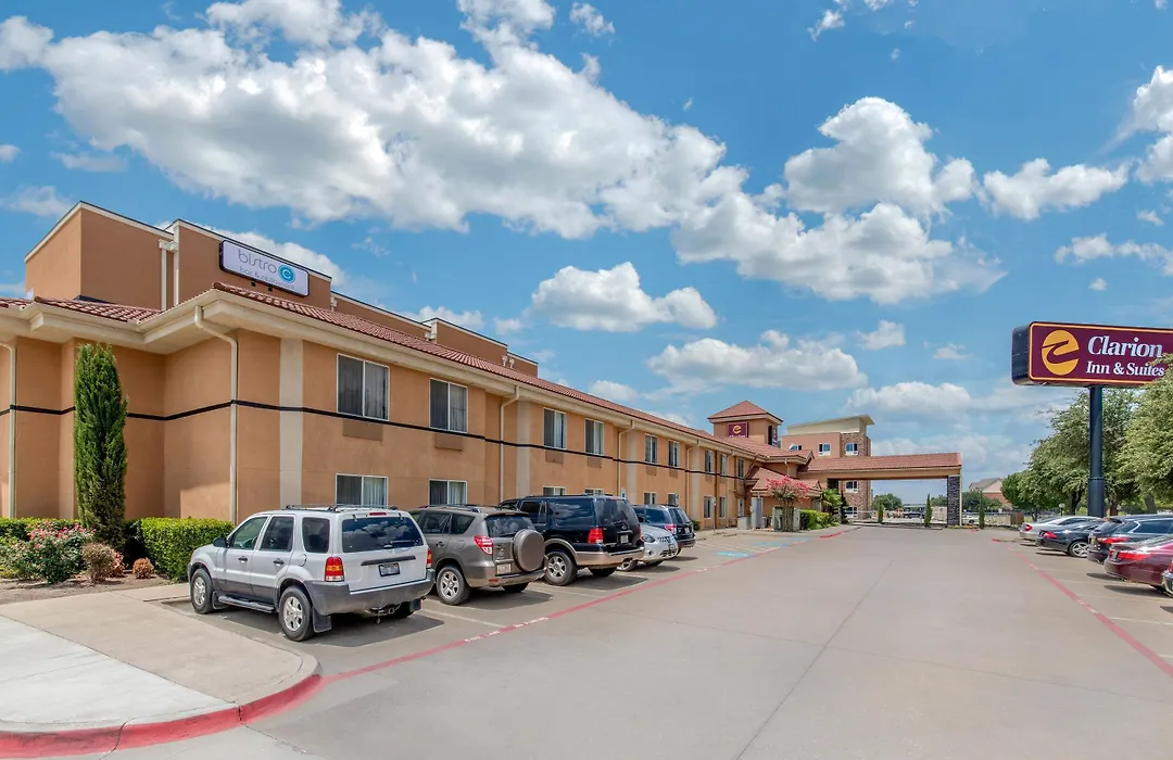 Clarion Inn & Suites Dfw North-1