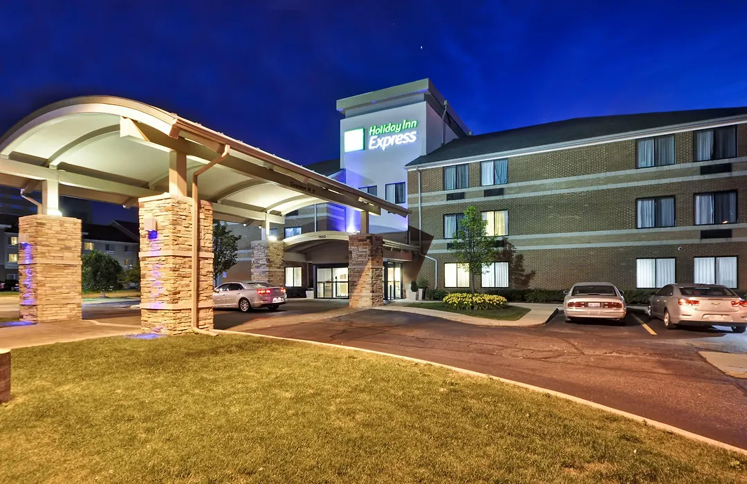 Holiday Inn Express Romulus / Detroit Airport By Ihg-1