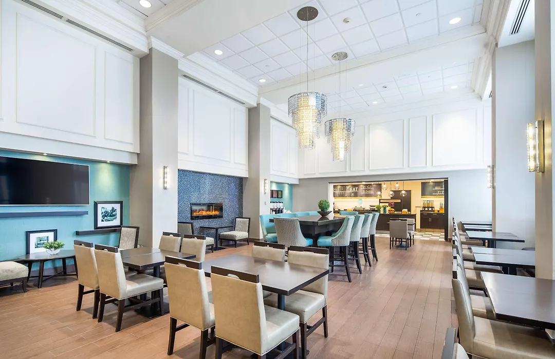 Hampton Inn & Suites By Hilton Toronto Airport-1