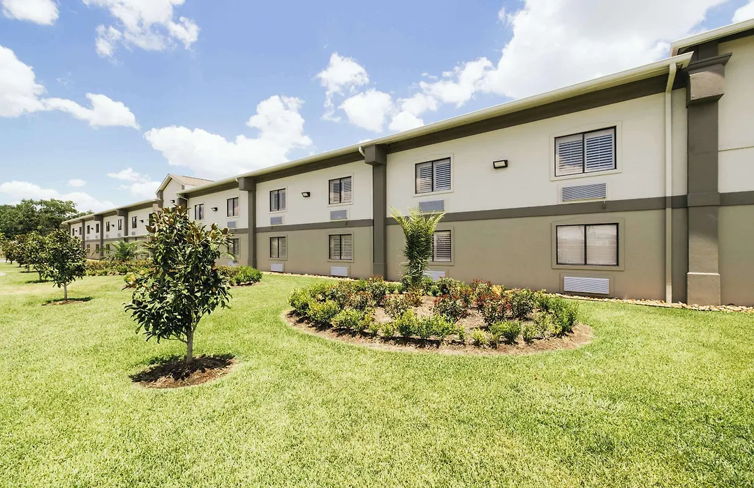 Quality Suites Houston Hobby Airport-1