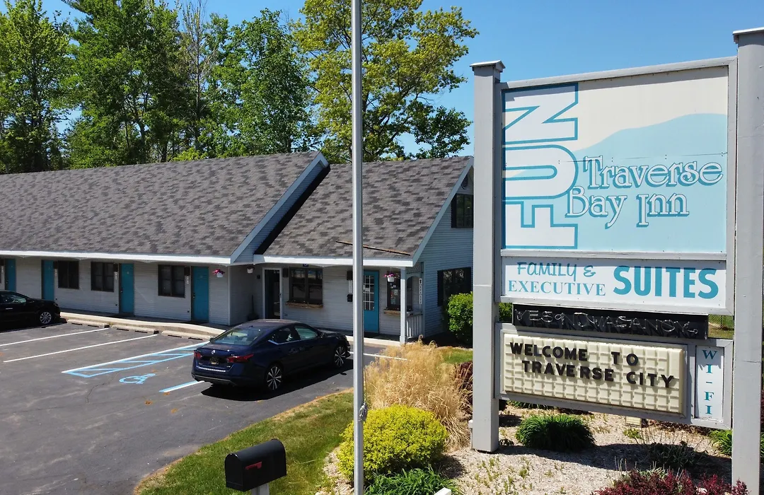 Traverse Bay Inn-1