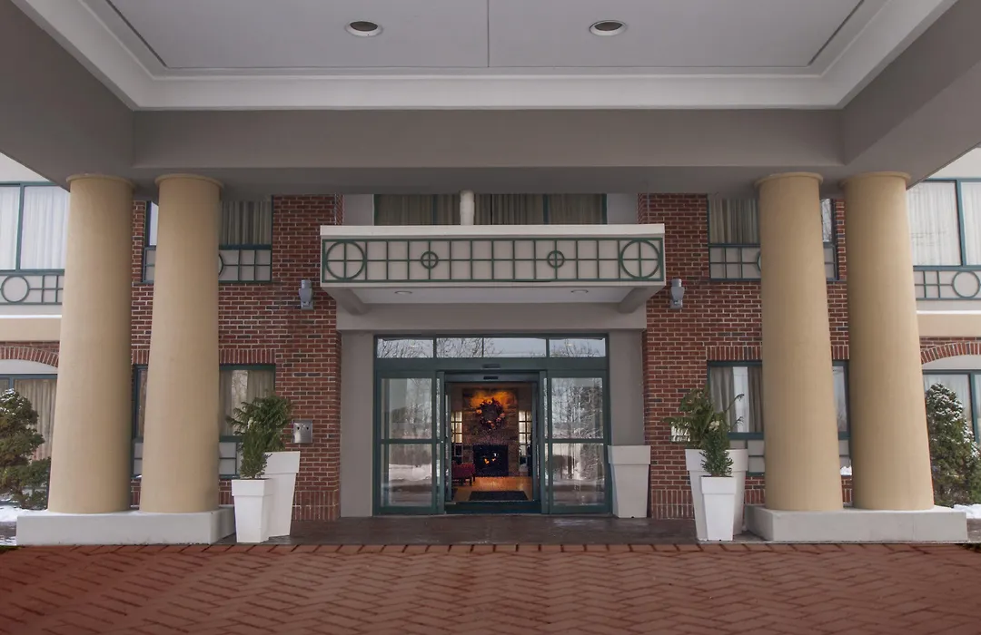 Holiday Inn Express & Suites Buffalo Airport By Ihg-1