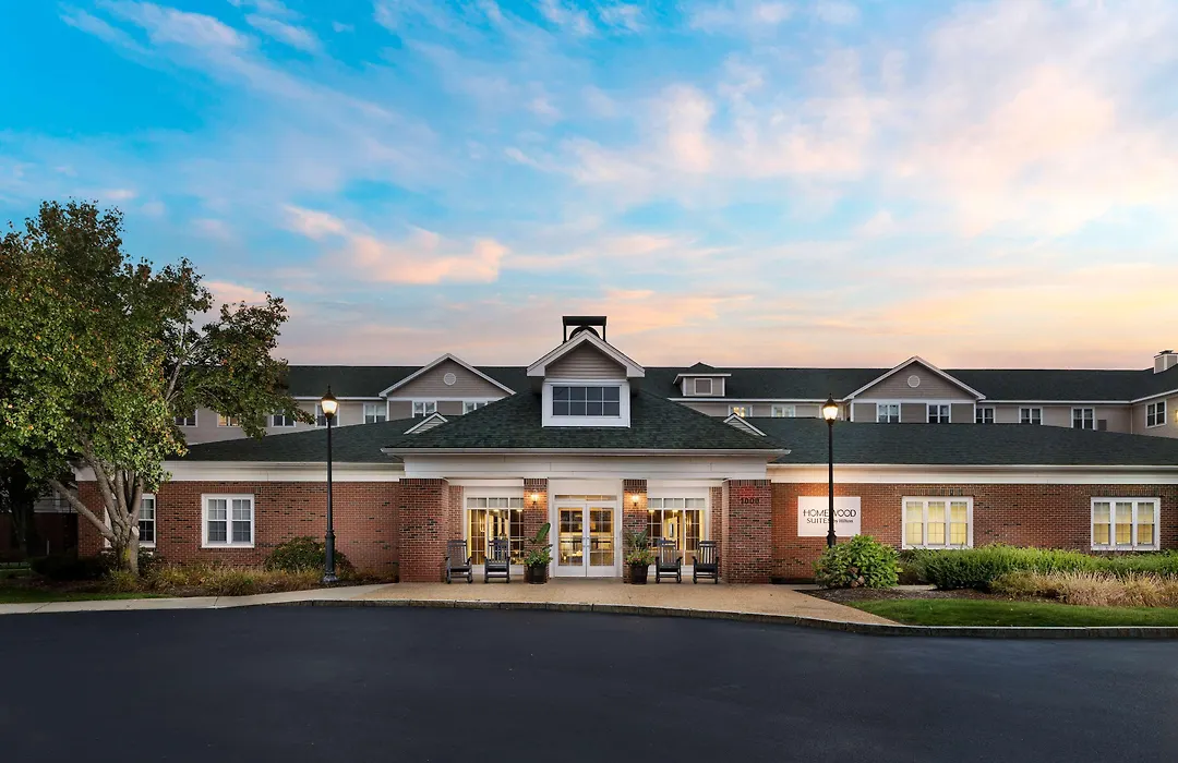 Homewood Suites By Hilton Manchester/Airport-1