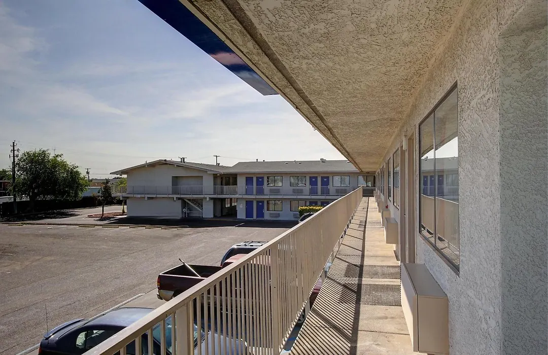 Motel 6-Laredo, Tx - South-1