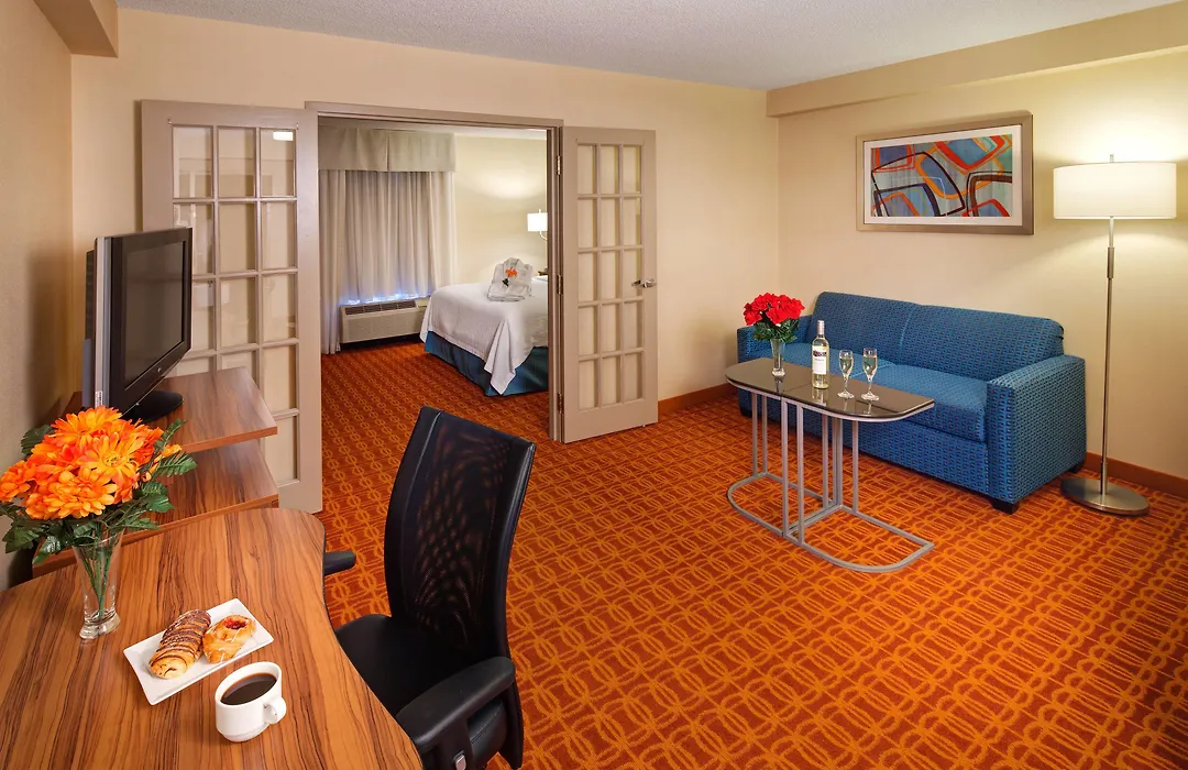 Fairfield Inn & Suites By Marriott Toronto Airport-1
