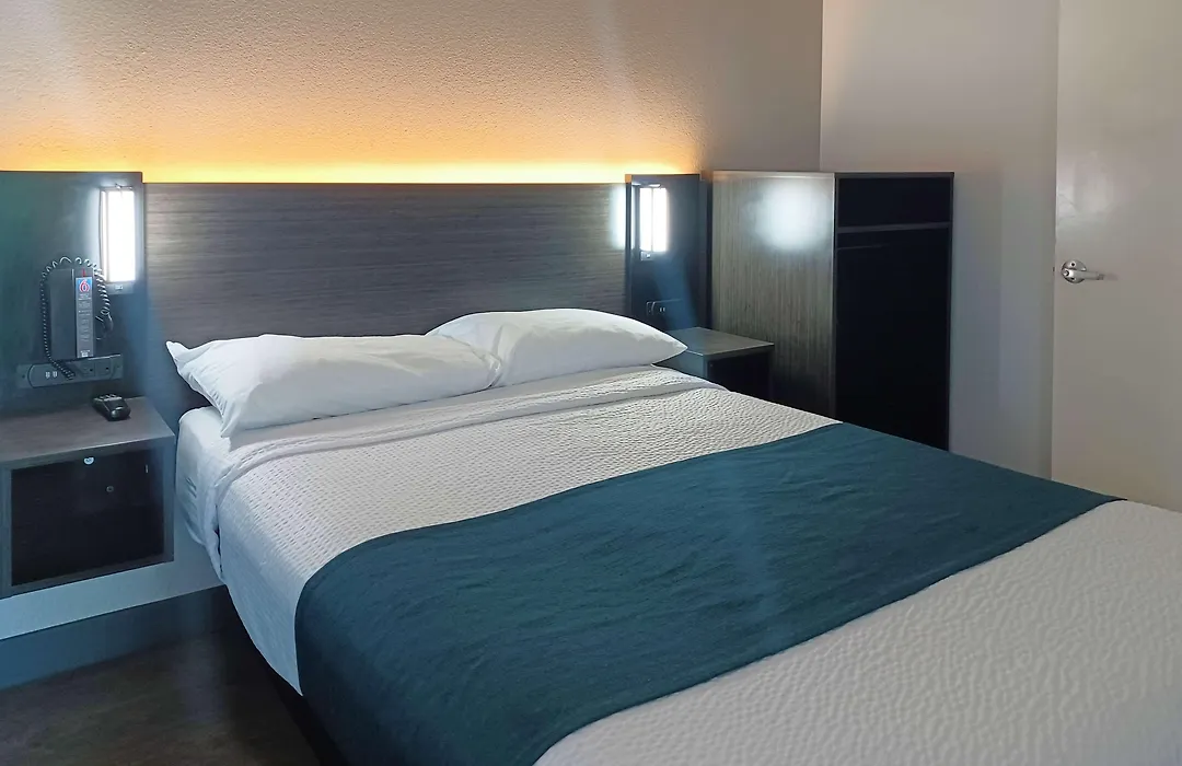 Motel 6-Fresno, Ca - Blackstone North-1