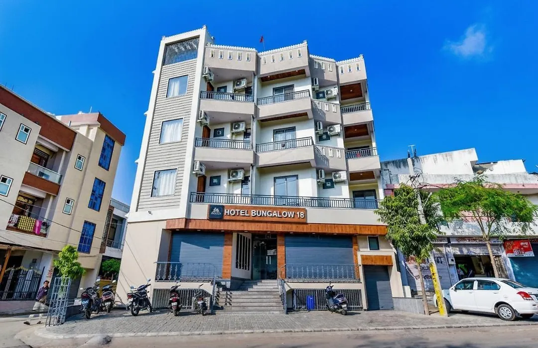 Hotel Bungalow 18-1