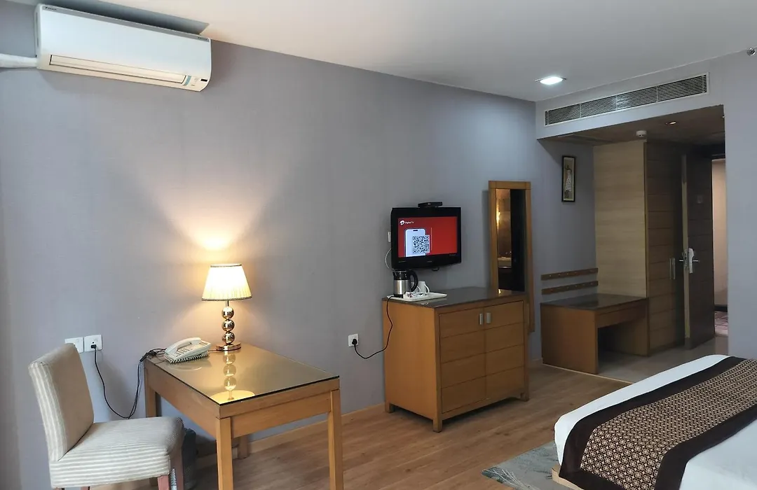 Bellanta Hotel, 7Km From Igi Airport Delhi-1